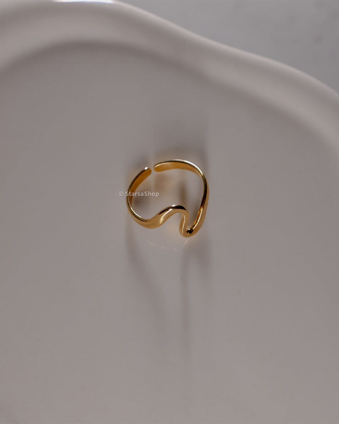 Serene Flow Ring